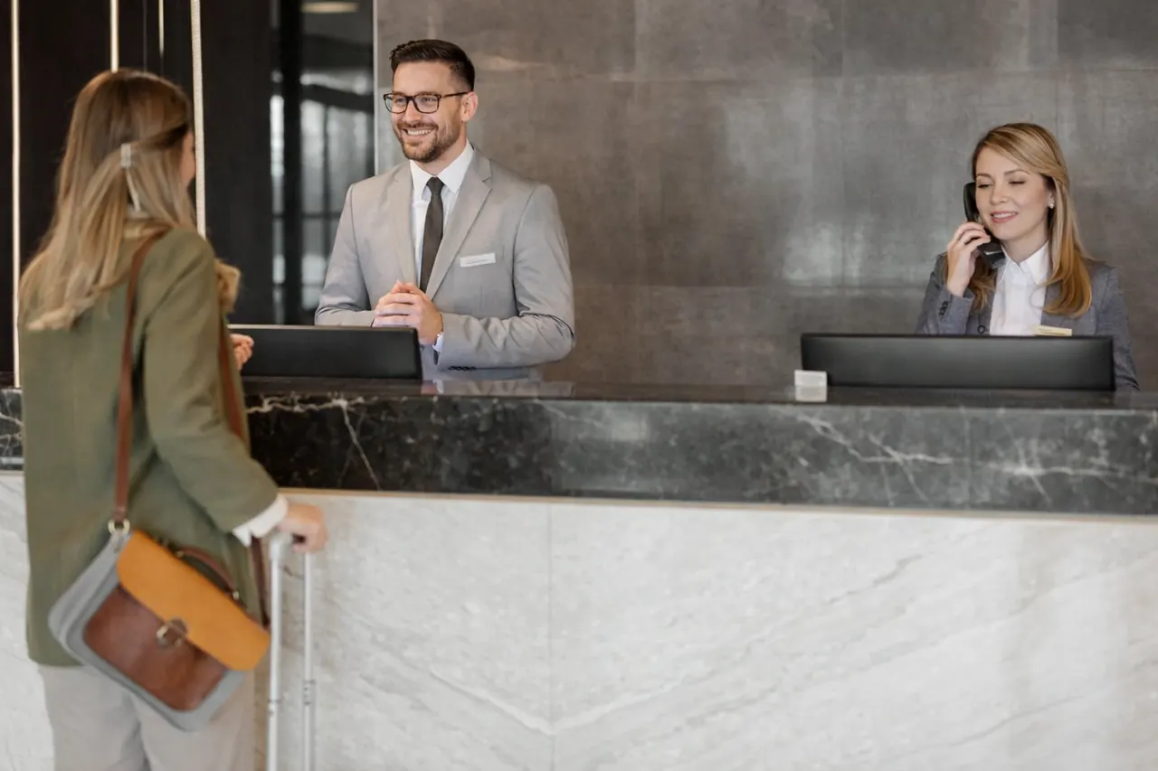 AI receptionist per ristoranti e hotel